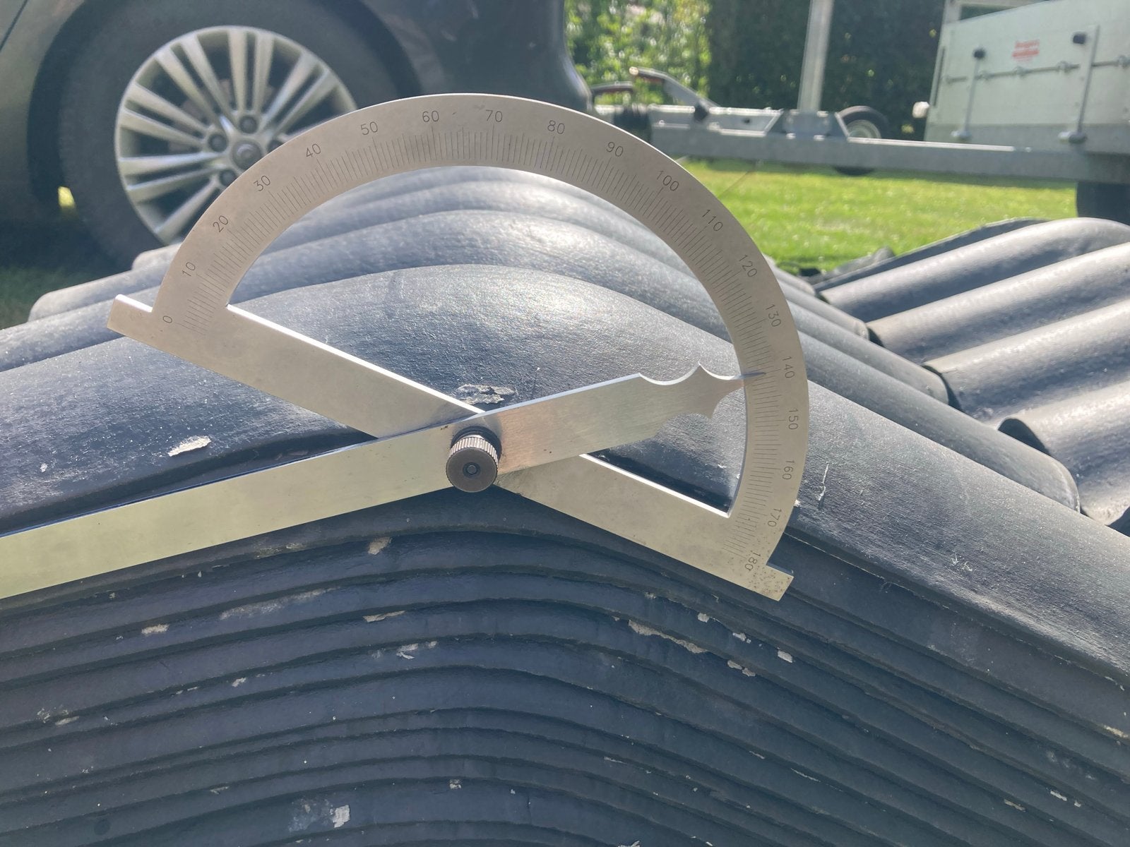 Eternit G nokken donkergrijs voor zadeldak (20-25 stuks), Ophalen, Overige materialen, Gebruikt, 15 m² of meer