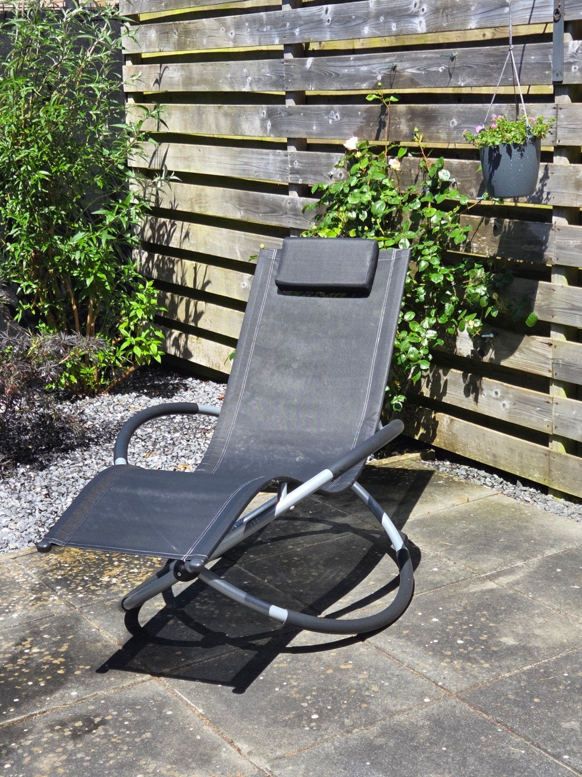 Tectake Garden Ligstoel met Schommelfunctie en Hoofdkussen, Tuin en Terras, Tuinstoelen, Ophalen, Zo goed als nieuw, Aluminium