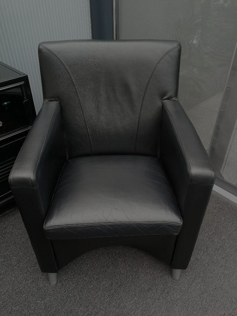 Leolux Dolcinea fauteuil . Design. Zwart.Leer, Ophalen, Design, 75 tot 100 cm, Zo goed als nieuw