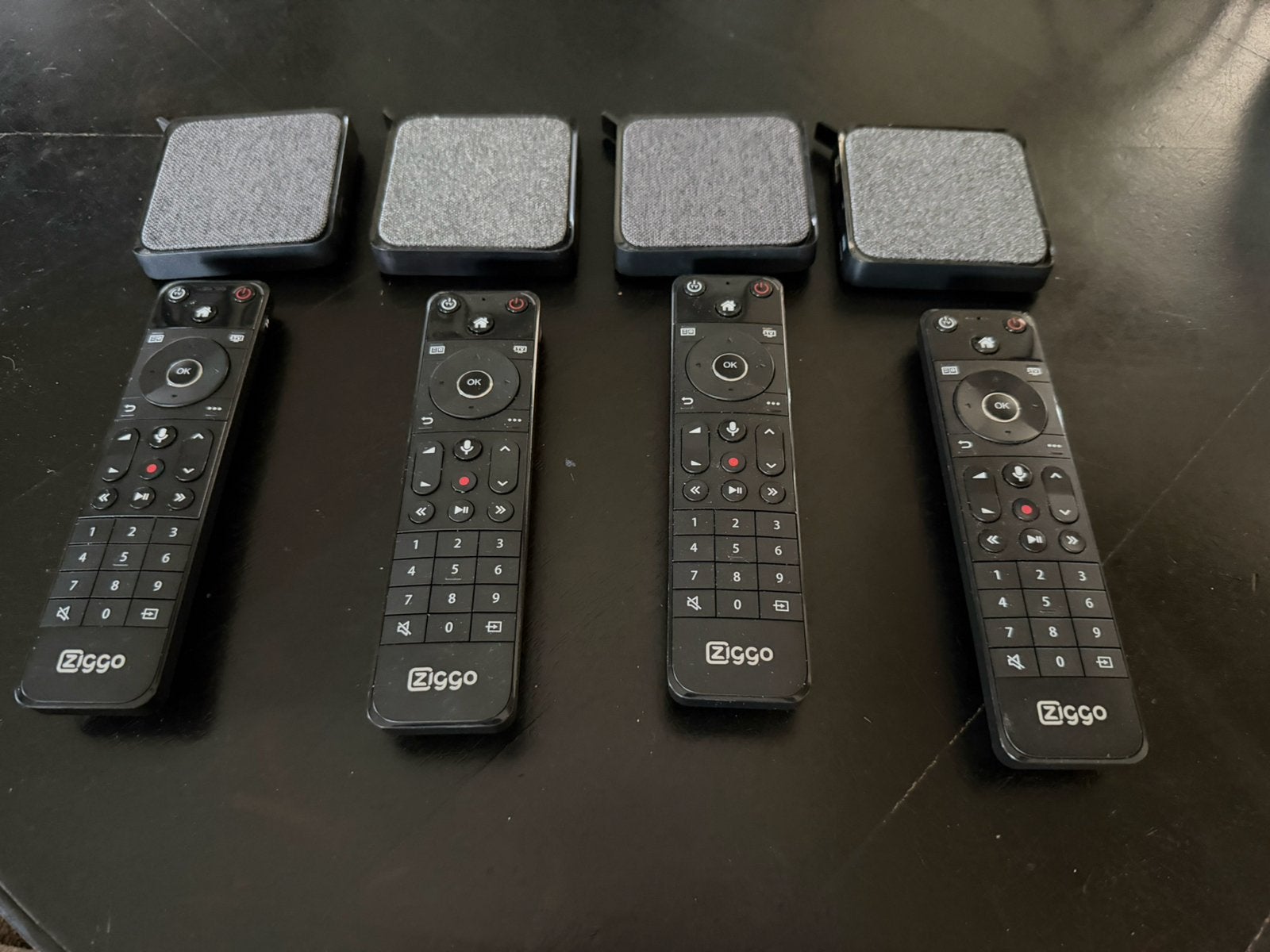 4x ziggo next mini kastjes met kabels etc, Audio, Tv en Foto, Ophalen of Verzenden, Zo goed als nieuw