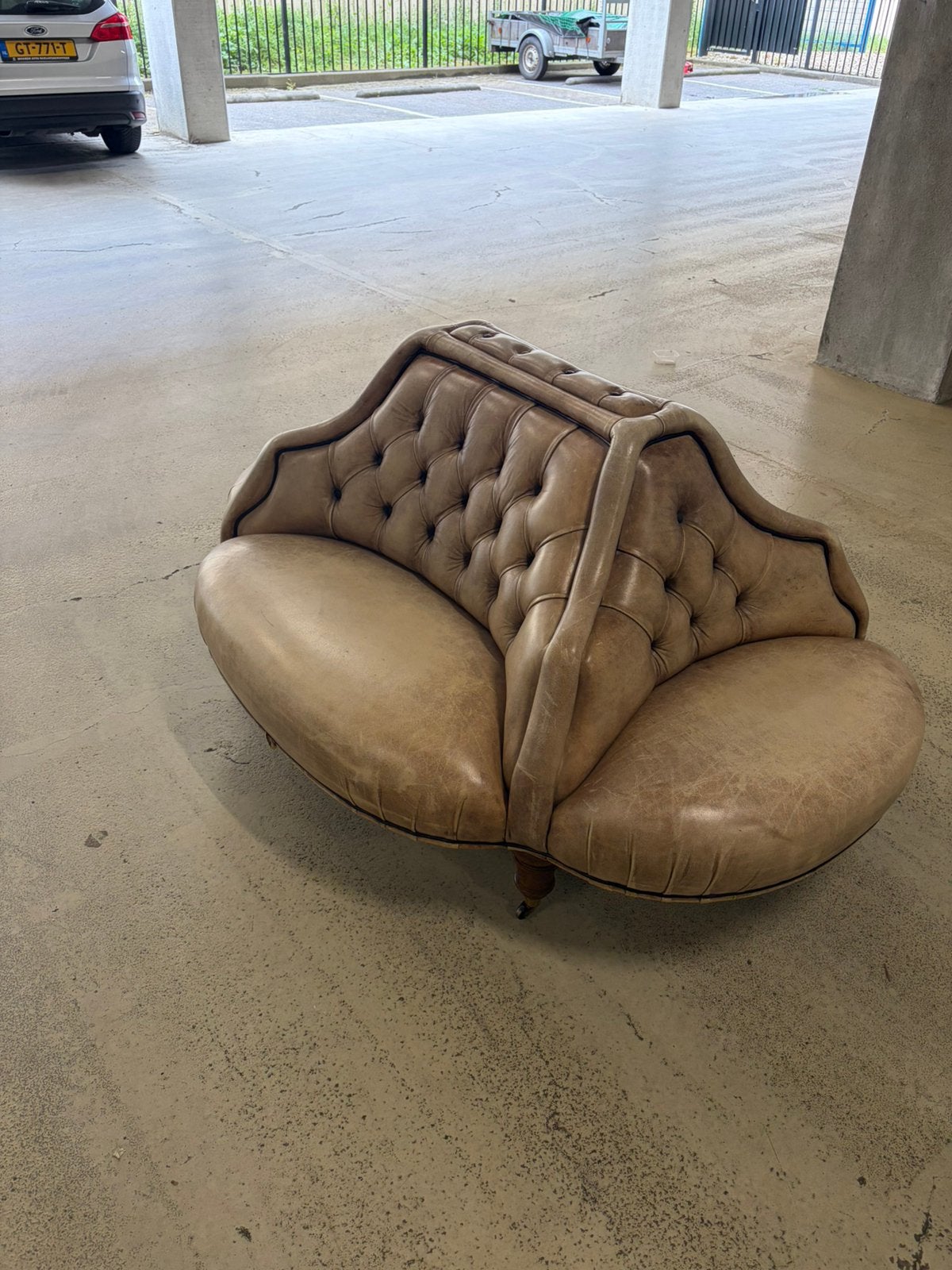 uniek chesterfield model 4 zits rug aan rug, Gebruikt, 100 tot 125 cm, 150 tot 200 cm, Rechte bank