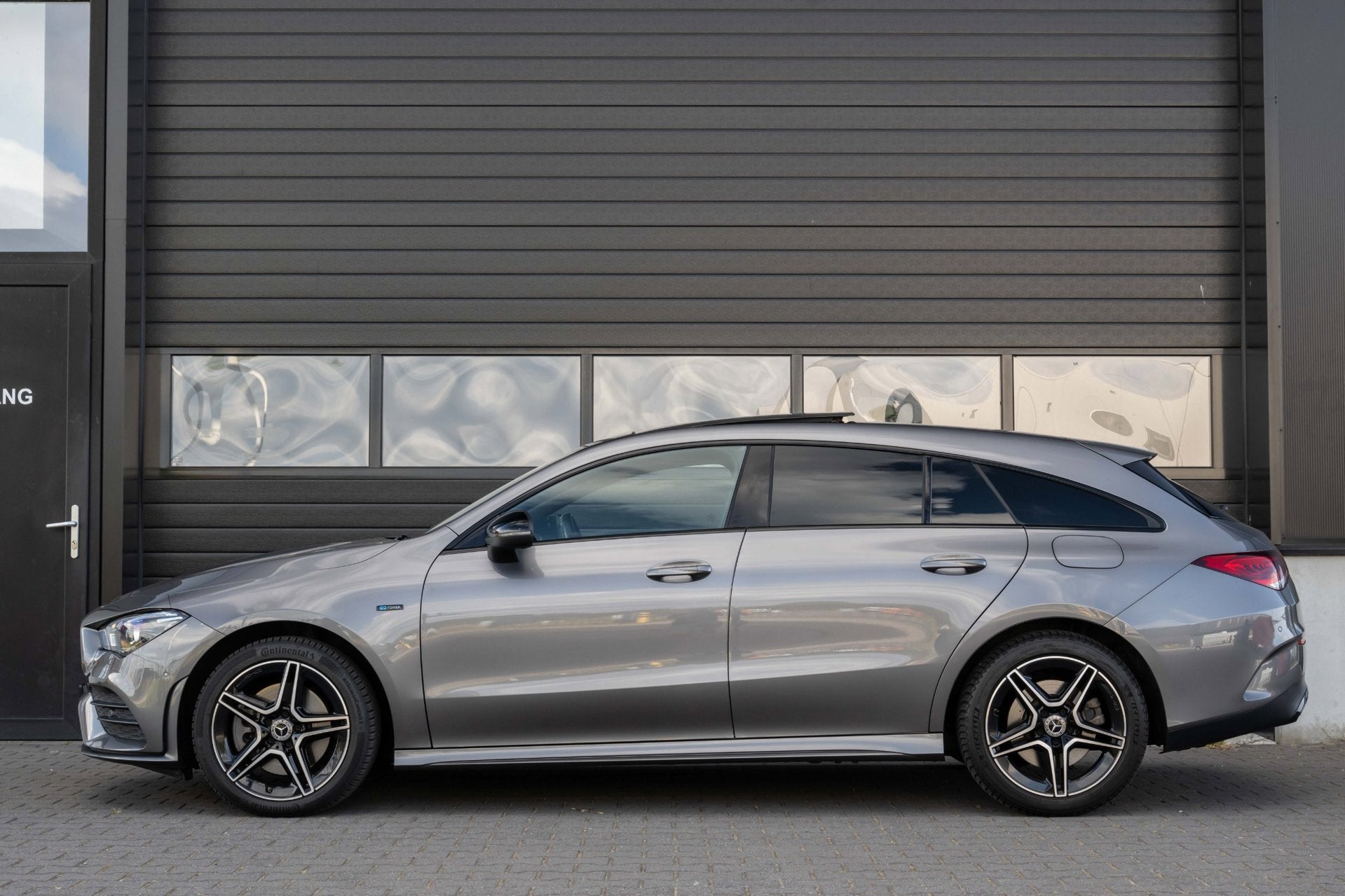 Mercedes-Benz CLA-klasse Shooting Brake 250 e Premium|AMG li, Auto's, Mercedes-Benz, CLA, Gebruikt, 4 cilinders, 161 pk