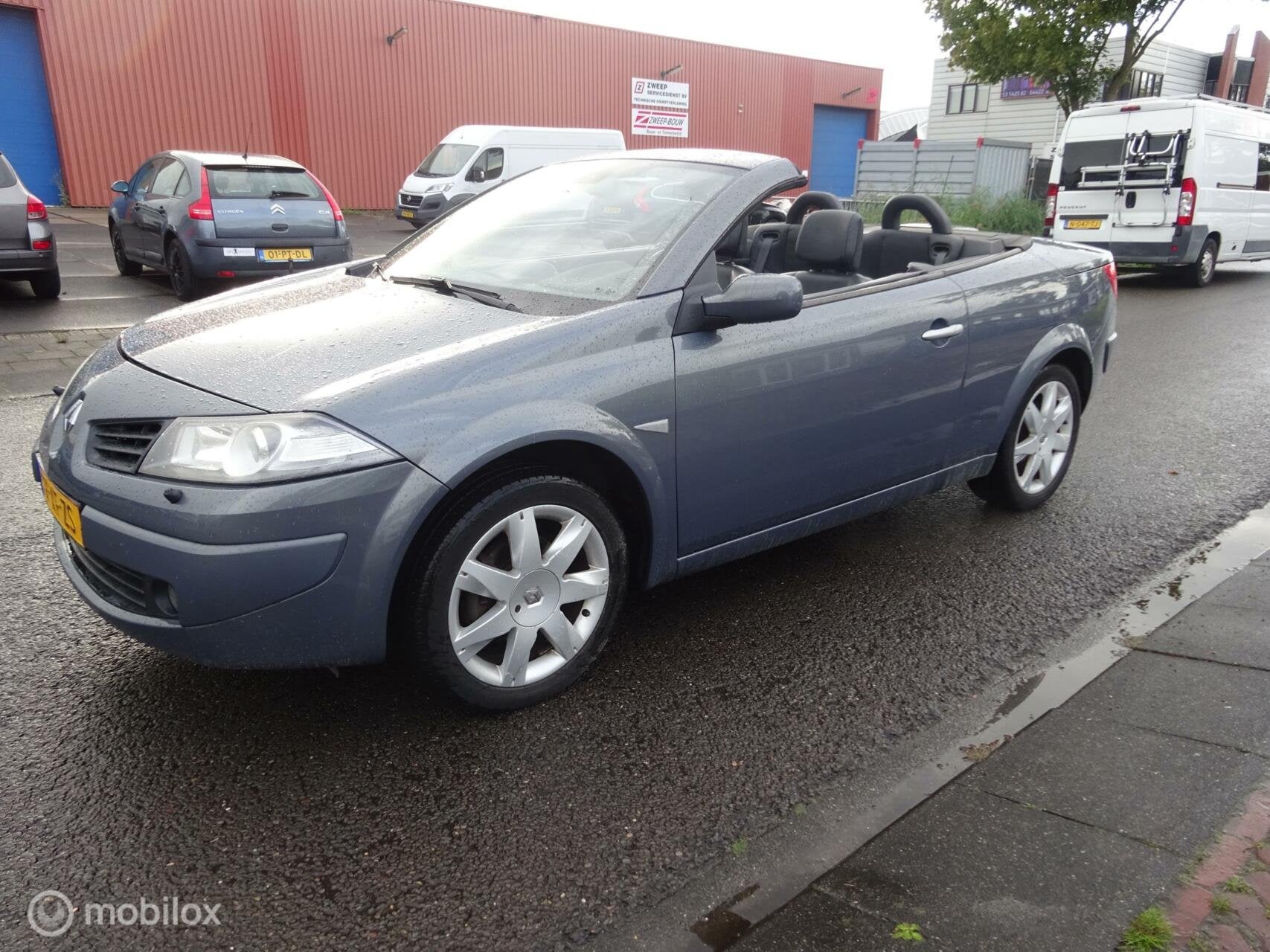 Mégane Cabriolet 2.0-16V Tech Line, Voorwielaandrijving, 1998 cc, 135 pk, Gebruikt
