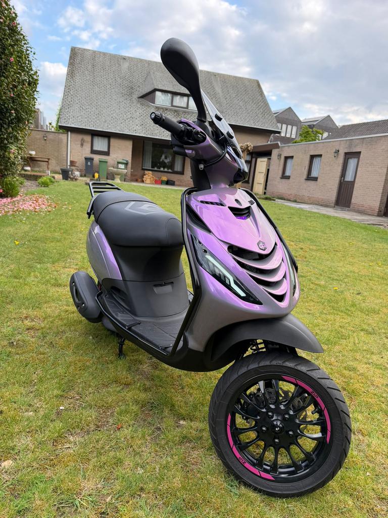 Piaggio Zip IGET snor 2022, Tweewielers Eindhoven, Tweewielers Eindhoven, Zip, Zo goed als nieuw