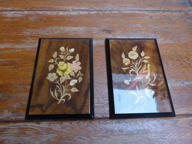 2 houten paneeltjes met intarsia afbeelding, A Cuomo  Italy