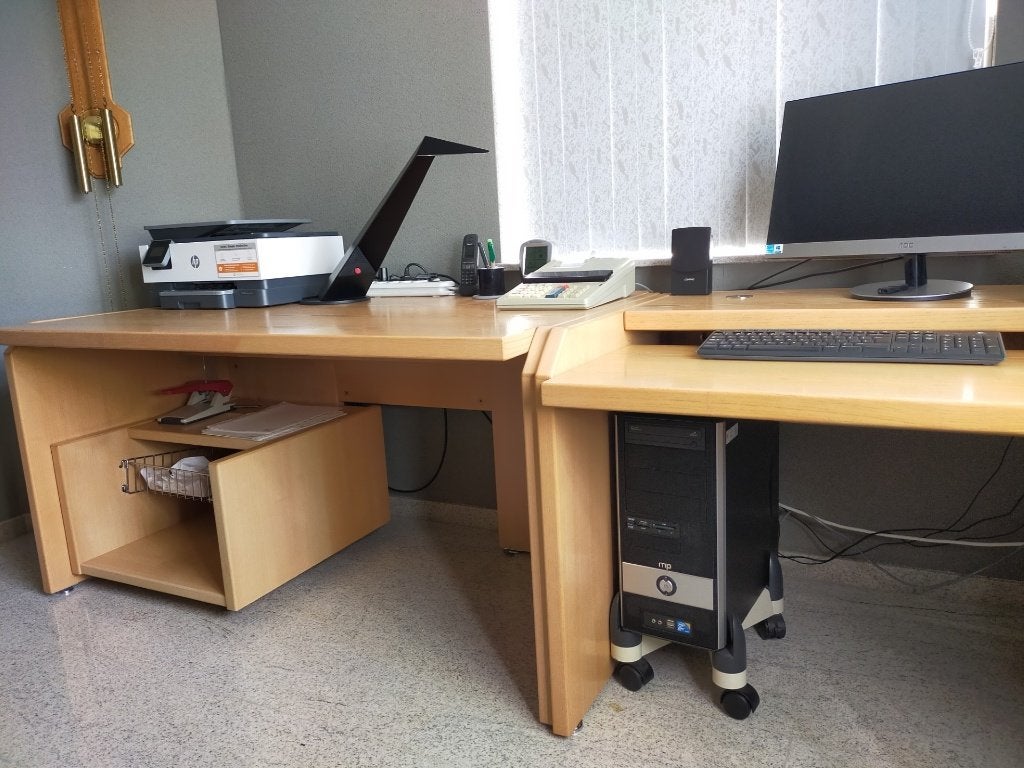 bureau van Hulsta, Gebruikt, Hout, 147 cm, Overige merken