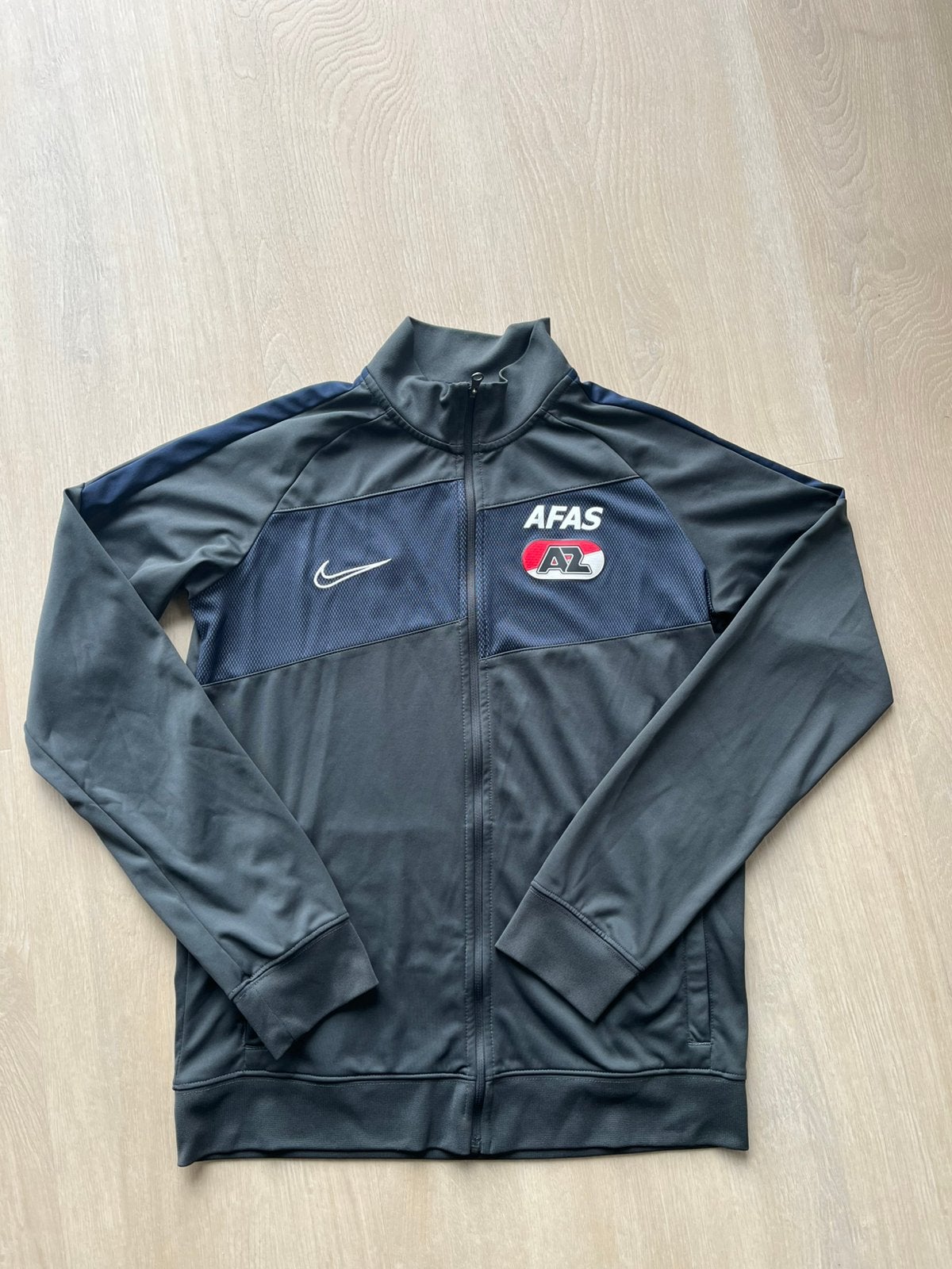 AZ trainingsjas kids XL, Ophalen of Verzenden, Zo goed als nieuw, Jongen of Meisje, Trui of Vest