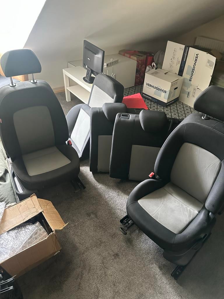 Seat Ibiza SC 2013 Bekleding Set - Voorstoelen en Achterbank, Auto-onderdelen, Interieur en Bekleding, Ophalen, Gebruikt, Seat