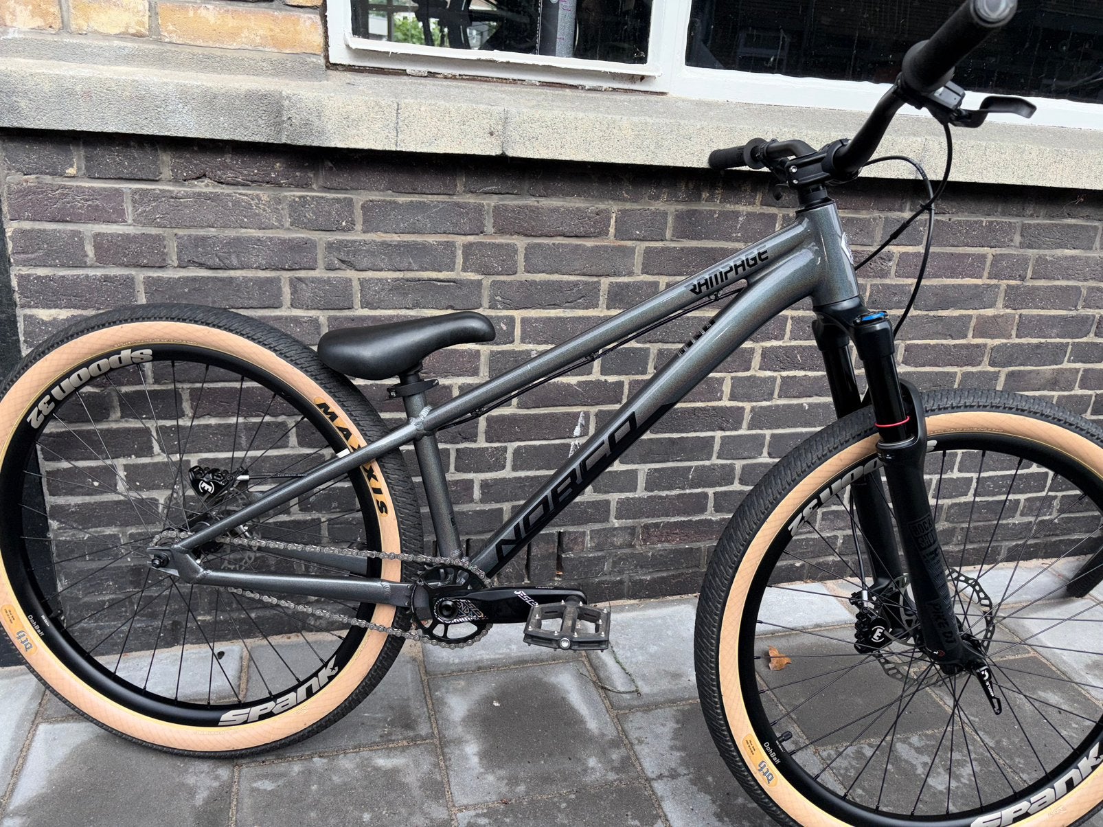 Norco rampage dirt jumper M 26 inch, Fietsen en Brommers, Fietsen | Crossfietsen en BMX, 24 inch of meer, Stuur 360° draaibaar