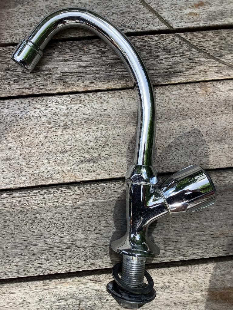 Hoge kraan voor koud water, WC of wastafelkraan, merk Venlo., Ophalen, Gebruikt, Chroom, Kraan