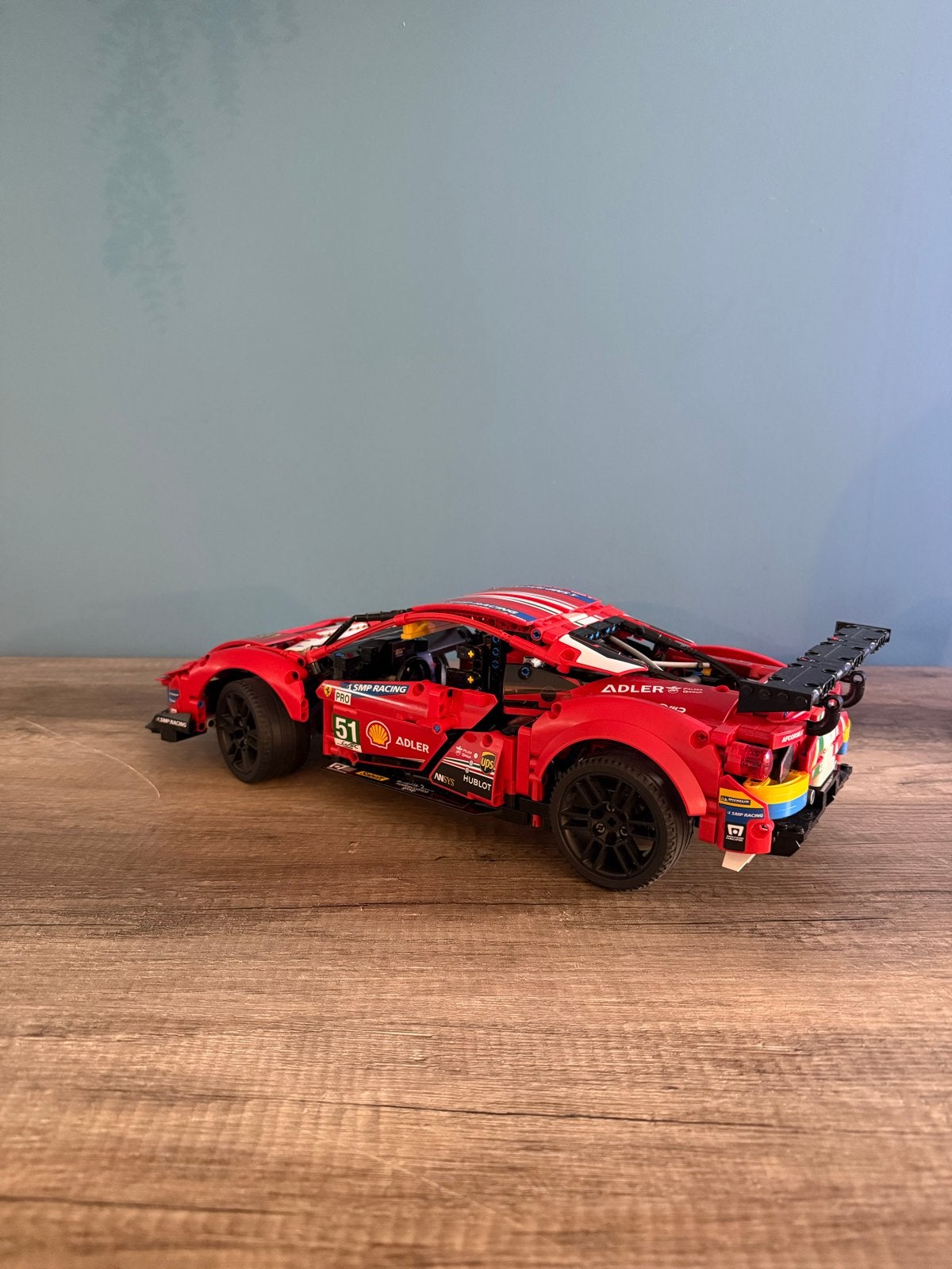 Foto 4 van LEGO Technic Ferrari 488 GTE AF Corse #51 met doos