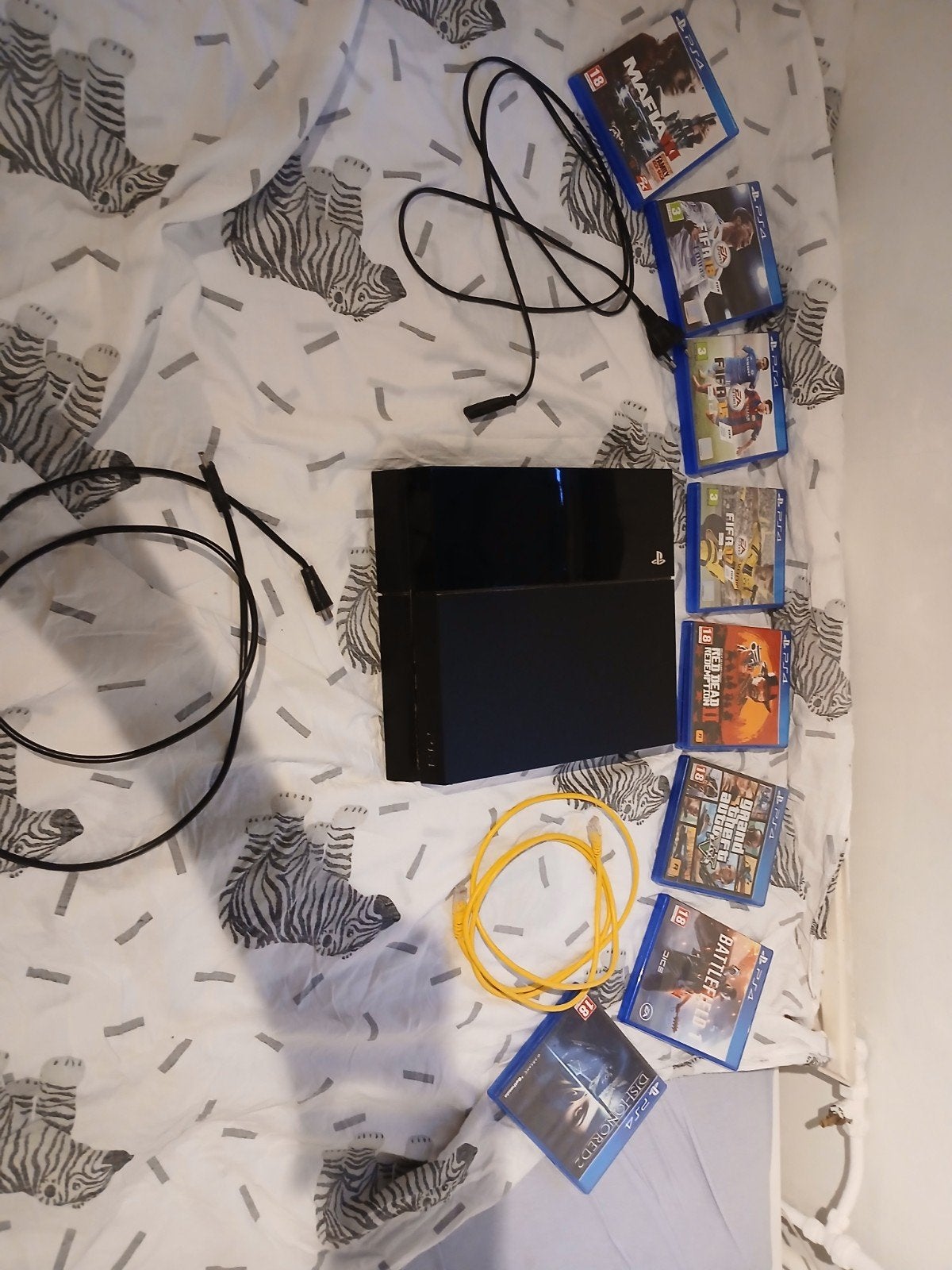 PS4 500GB met controllers en diverse games, Spelcomputers en Games, Spelcomputers | Sony PlayStation 4, Ophalen of Verzenden, Original