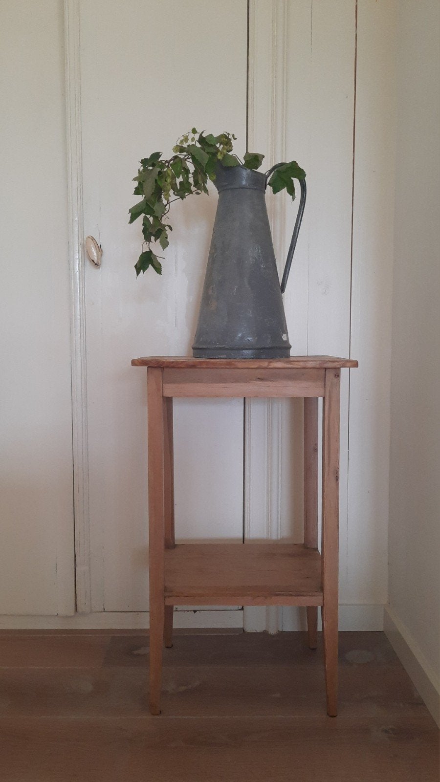 oud grenen tafeltje (nuzzelspul), Ophalen