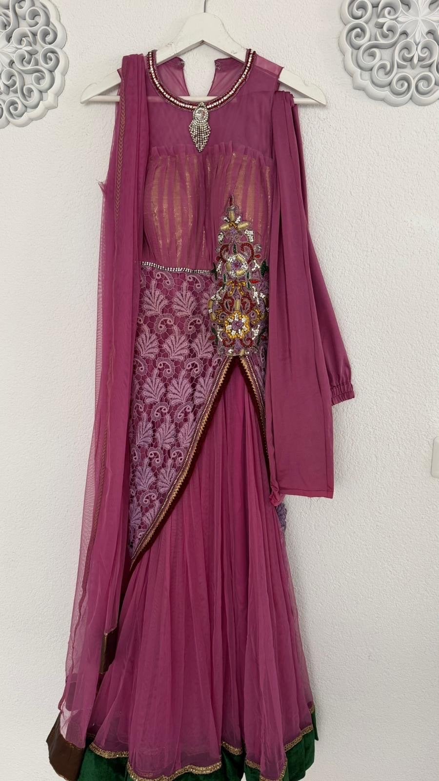 Prachtige Indiase jurk met borduursels - Maat M, Kleding | Dames, Jurken, Maat 38/40 (M), Paars, Nieuw, Ophalen of Verzenden