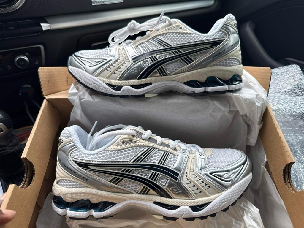 ASICS GEL-KAYANO 14 Sneakers - Zilver/Wit, Ophalen of Verzenden, Zo goed als nieuw