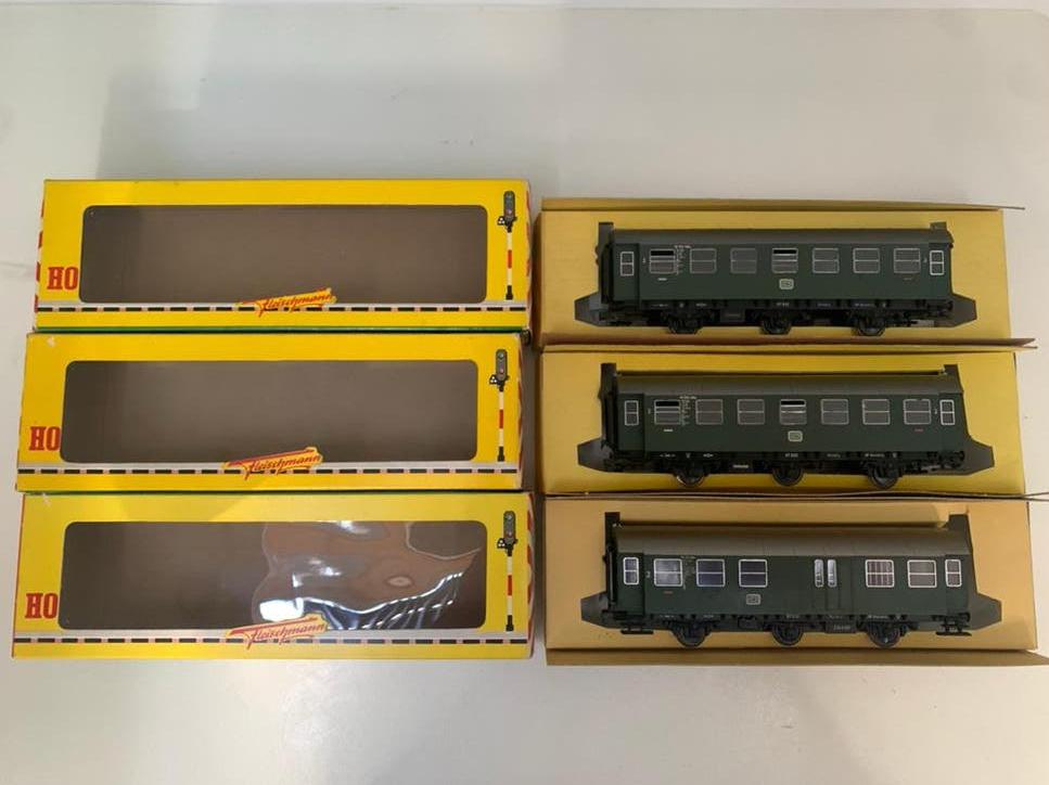 Set van 3 Fleischmann 1407 / 1408 3-assige DB wagons in OVP, Gelijkstroom, Fleischmann, Ophalen of Verzenden, Nieuw