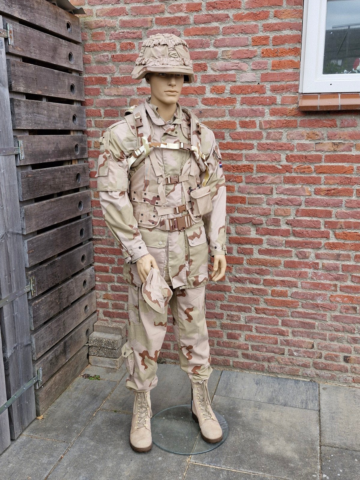 KL etalagepop camo uniform, Ophalen, Landmacht, Nederland