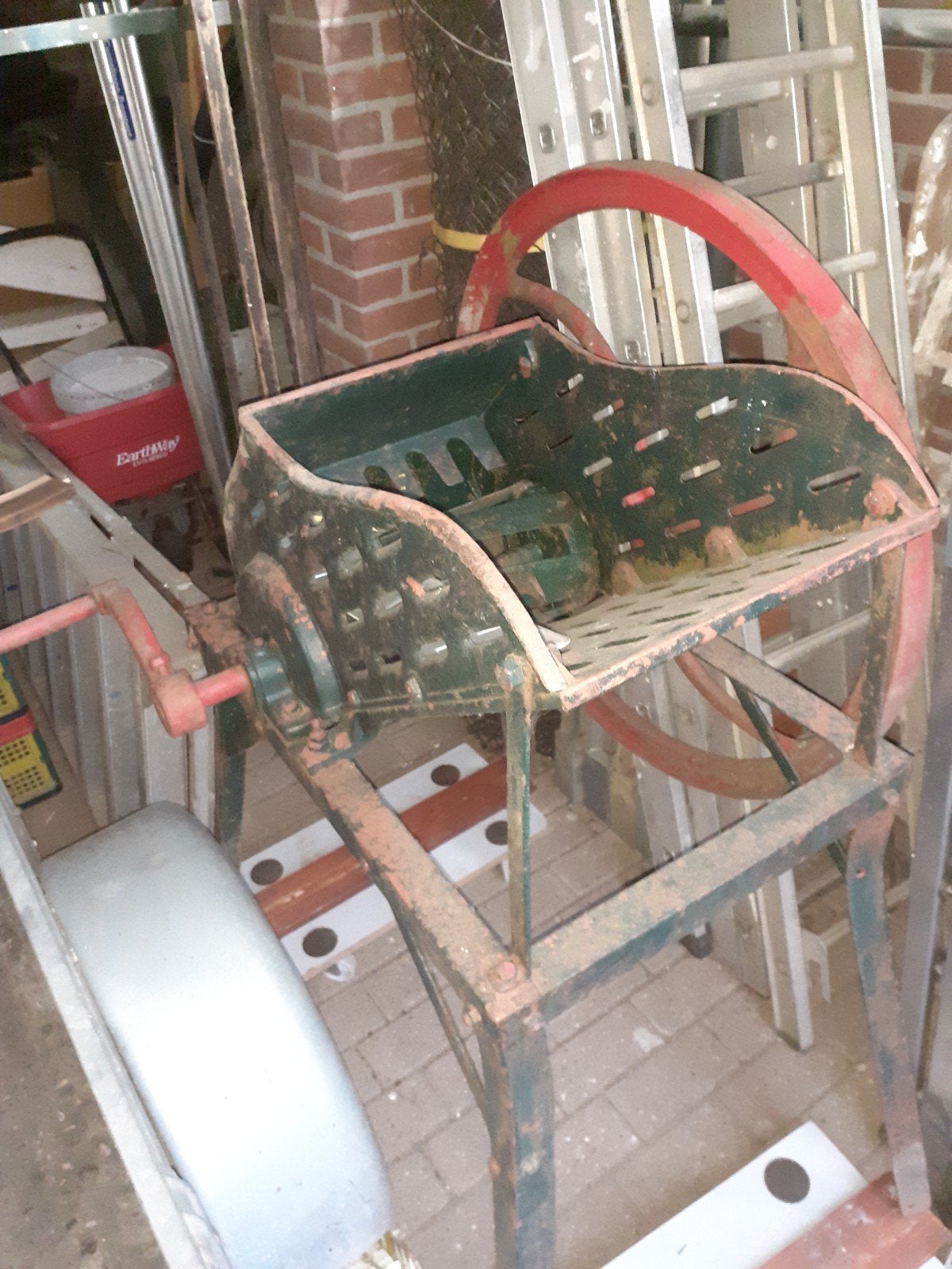 Antieke bietensnijder - decoratief tuinstuk, Ophalen