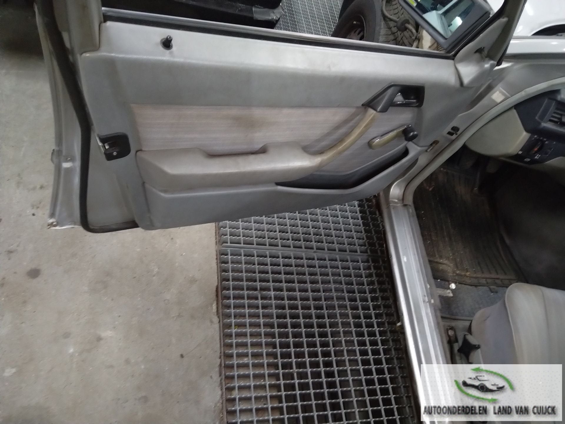 interieur grijs  Mercedes w124  sedan type 1985 tm 1989, Auto-onderdelen, Gebruikt, -, -, Ophalen of Verzenden