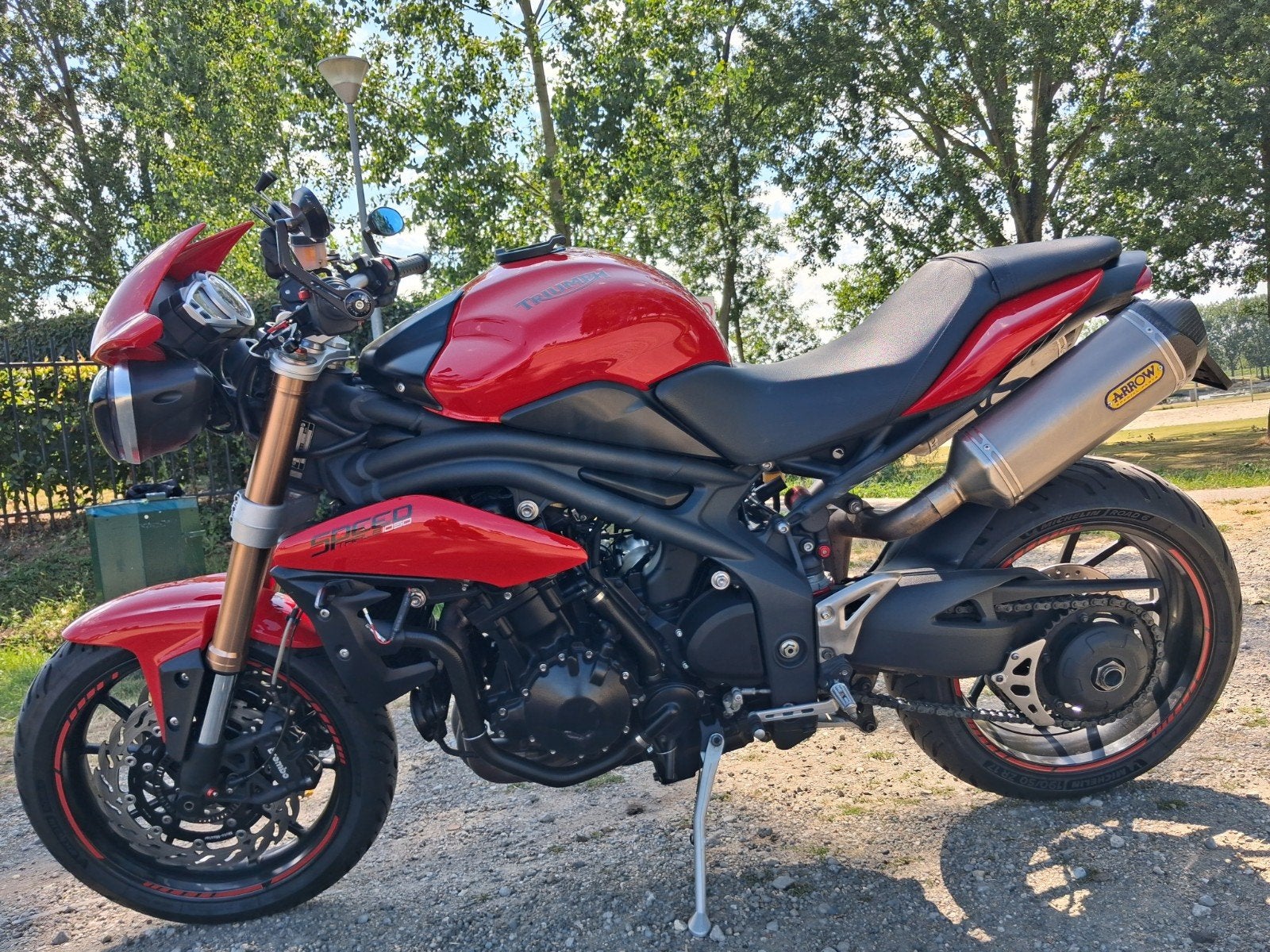 Mooie SPEED-TRIPLE 1050 ARROW  weinig km in topstaat !, Motoren, 3 cilinders, Particulier, 1050 cc, Meer dan 35 kW