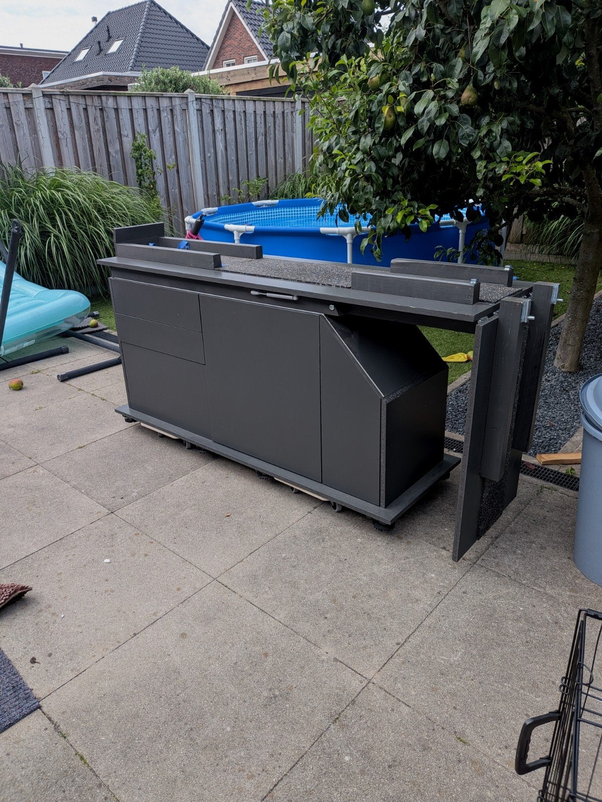 Nieuwe kast met oprijplaat voor scooters, Ophalen, Nieuw