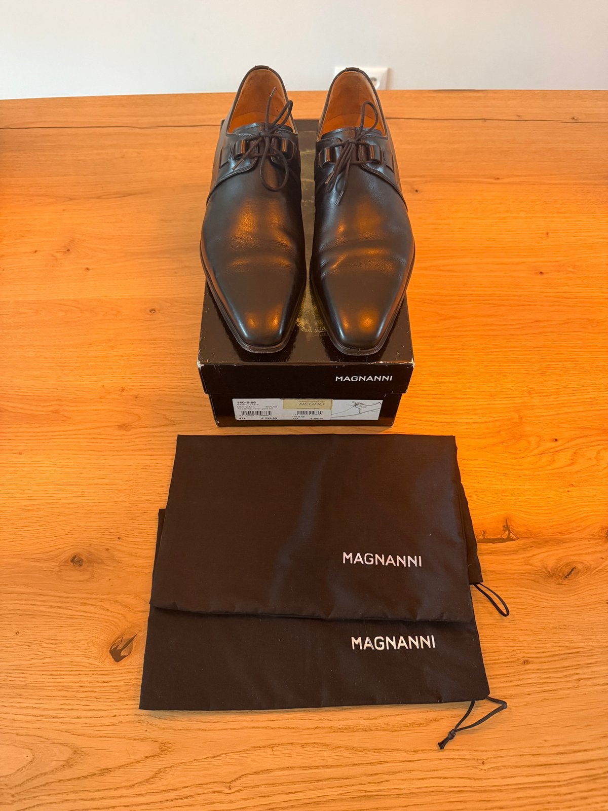 Magnanni Veterschoenen Zwart 42,5, Kleding | Heren, Zwart, Ophalen of Verzenden, Zo goed als nieuw, Veterschoenen