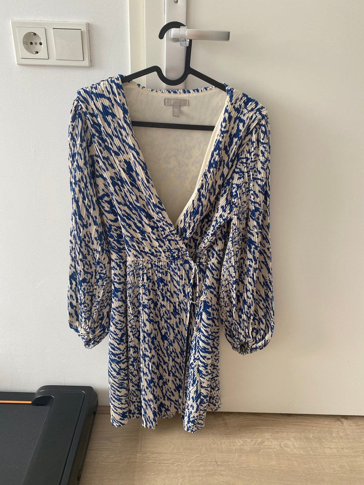 H&M Jurk Blauw/Beige - Eenmaal Gedragen op Bruiloft, Blauw, Ophalen of Verzenden, Zo goed als nieuw, Maat 36 (S)