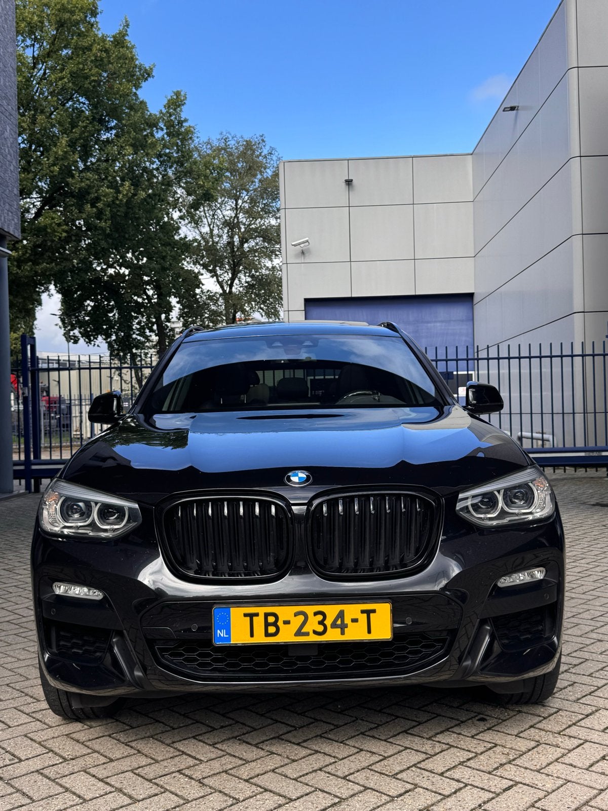 BMW X3 xDrive20i M-Sport | PANO | AUTO | 184PK | GARANTIE, 1998 cc, 4 cilinders, 2000 kg, Zwart