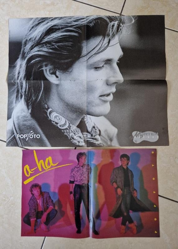 2 A-ha posters, Verzamelen, Muziek, Artiesten en Beroemdheden, Ophalen of Verzenden, Zo goed als nieuw, Overige typen