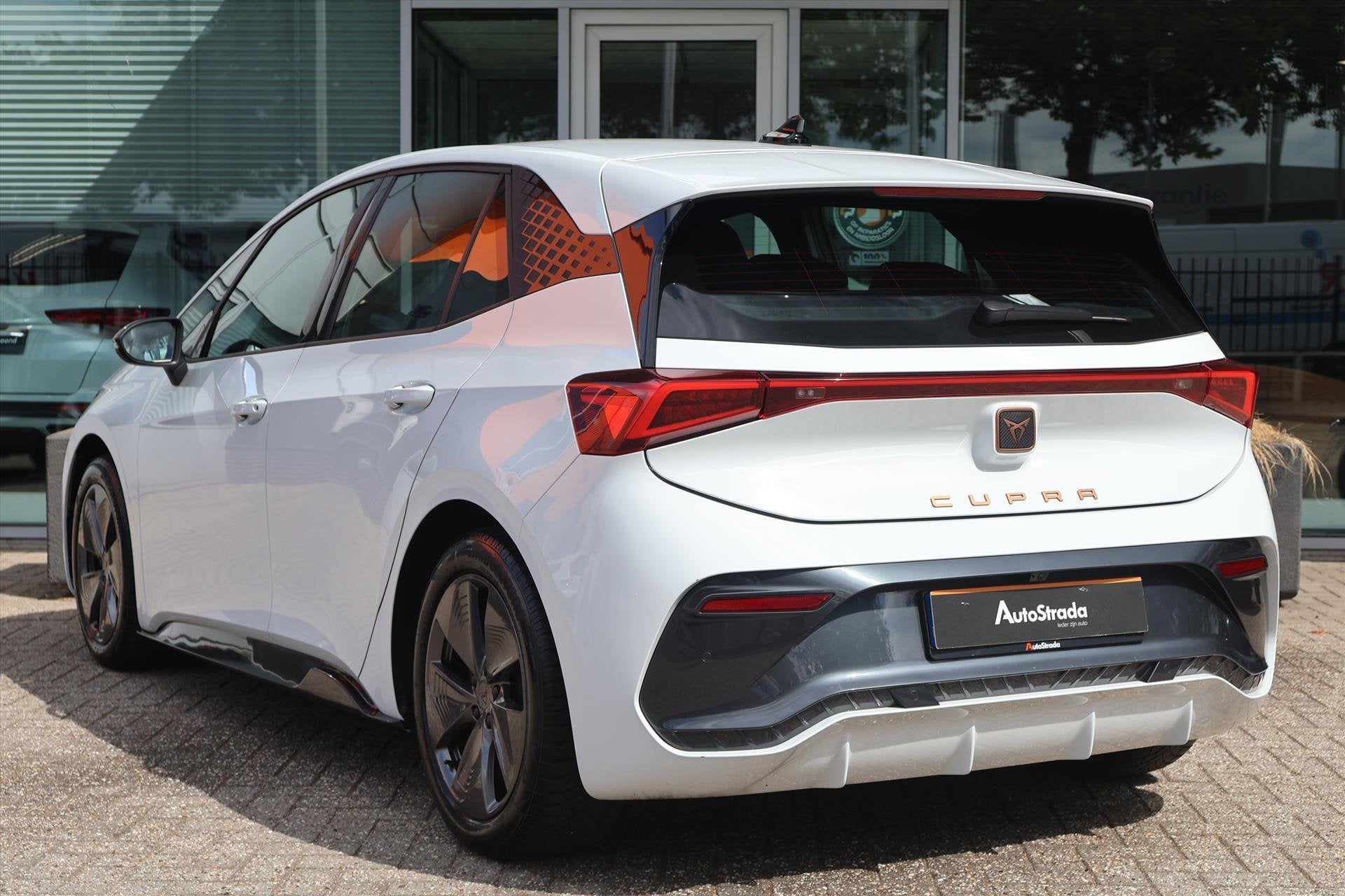 Cupra Born 62 kWh Business One 204pk SoH 92% | ACC | Climate, Auto's, Gebruikt, 95 pk, Met garantie (alle), 375 min