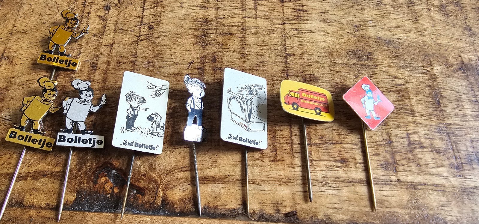8 Bolletje speldjes, 7 verschillende - Vintage verzameling, Verzamelen, Ophalen of Verzenden, Gebruikt, Merk, Speldje of Pin