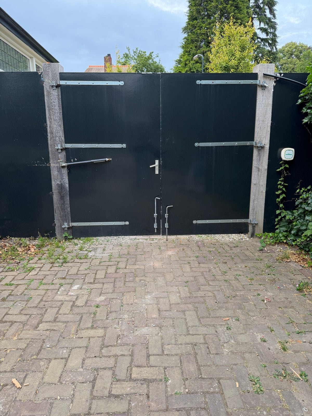 Stevige houten poort, donkergroen geverfd, Ophalen, Gebruikt, 120 cm of meer, Buitendeur