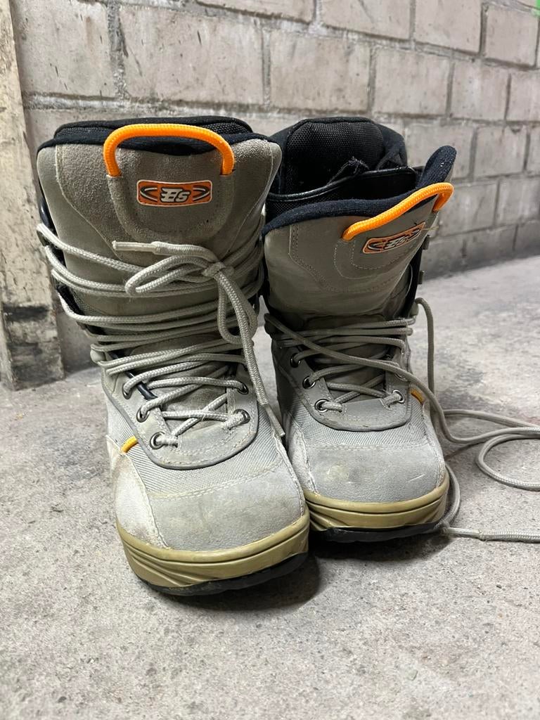 Prachtige grijze booster snowboardschoenen maat 40, Ophalen, Zo goed als nieuw, Schoenen