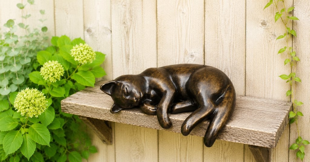 POES DIE SLAAPT / bronzen dierenbeeld / KAT