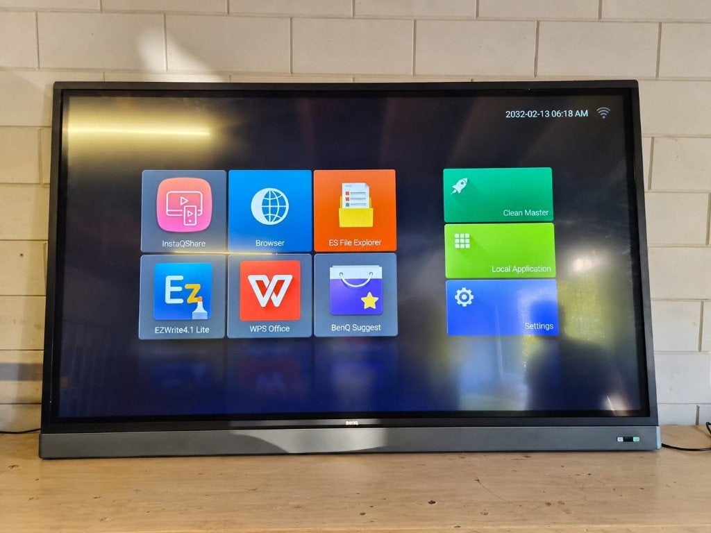 BenQ RM8601K 86 inch 4K Touchscreen – Ideaal voor Mancave, 50 Hz, LCD, Refurbished, 100 cm of meer