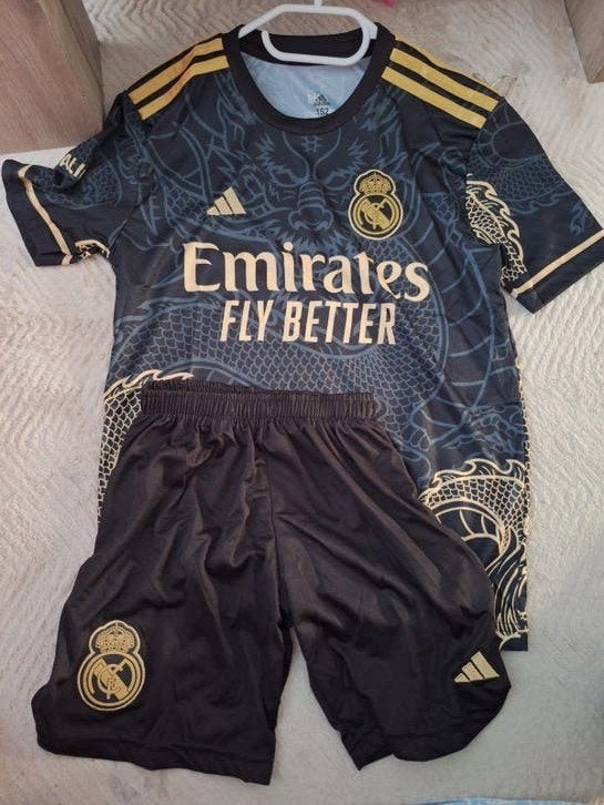 Real Madrid voetbaltenue maat 152, Adidas, Nieuw, Ophalen of Verzenden, Setje