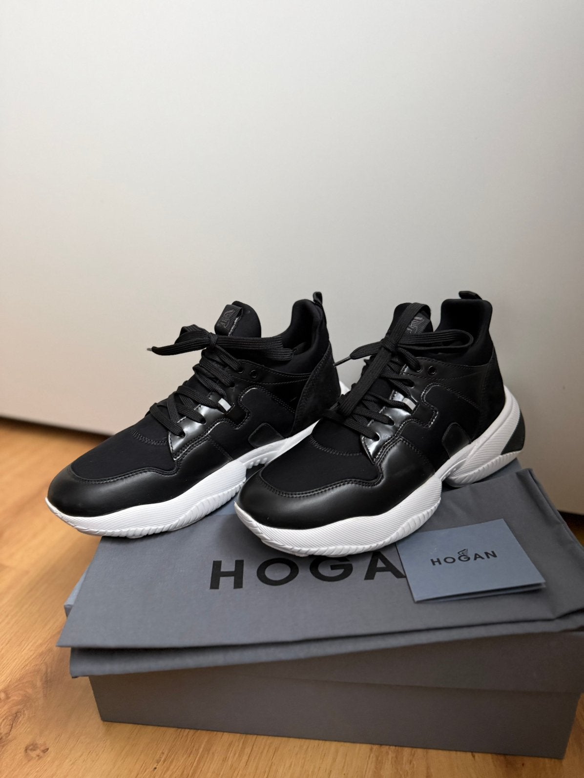 Hogan sneakers, Kleding | Heren, Ophalen of Verzenden, Zo goed als nieuw, Zwart