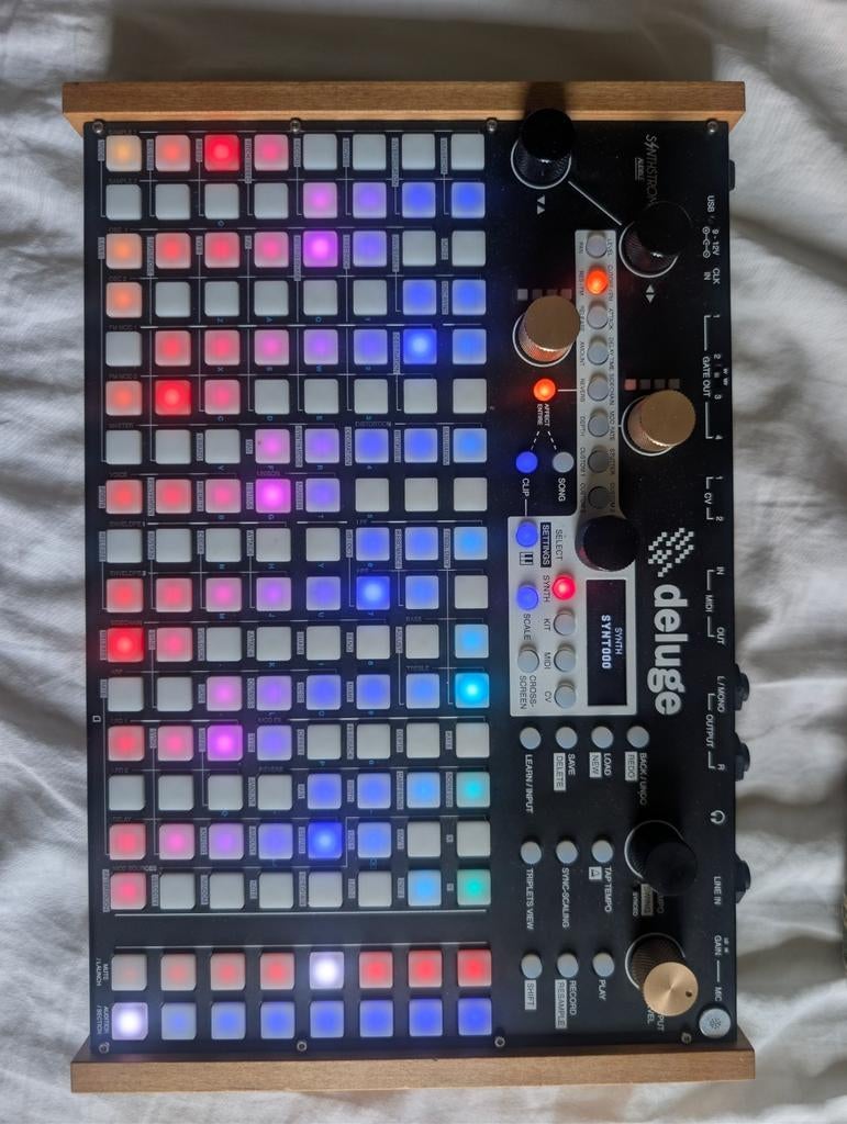 Synthstrom Deluge - OLED, nieuwe batterij, koop/ruil, Ophalen of Verzenden