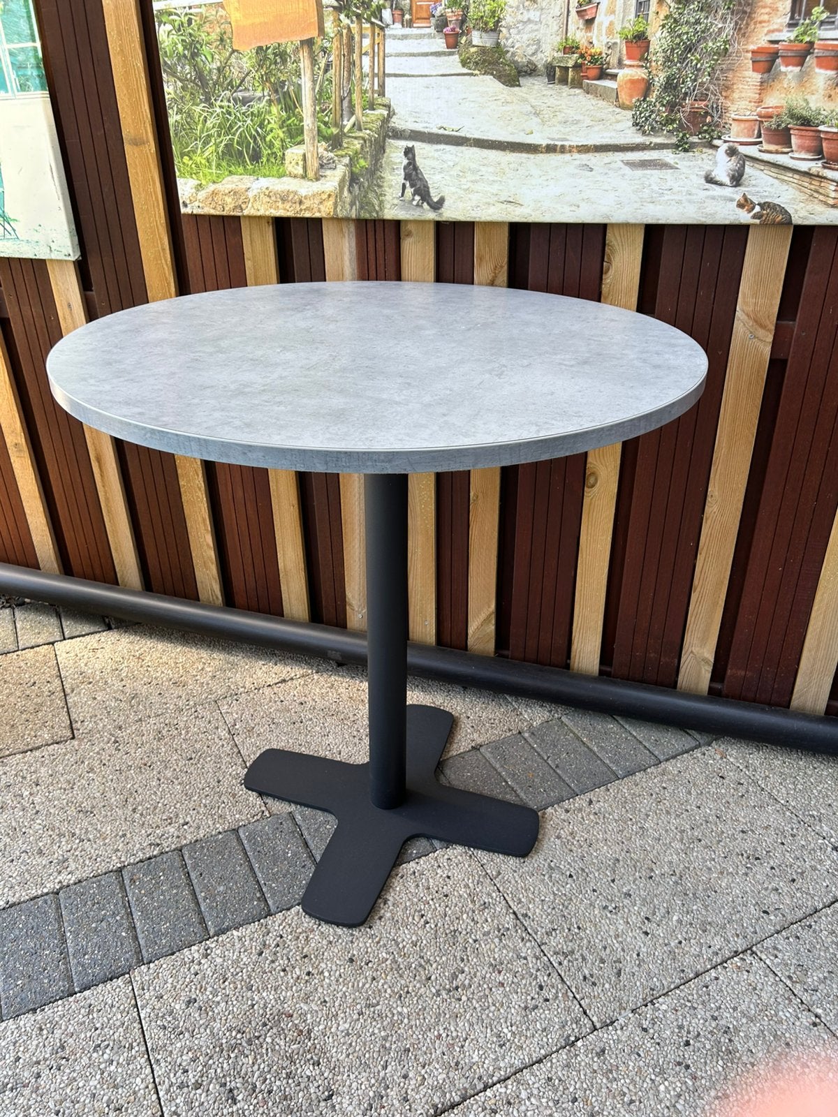 grijze statafel en 3 leren barstoelen, Ophalen, Gebruikt, Met voetsteun, Leer