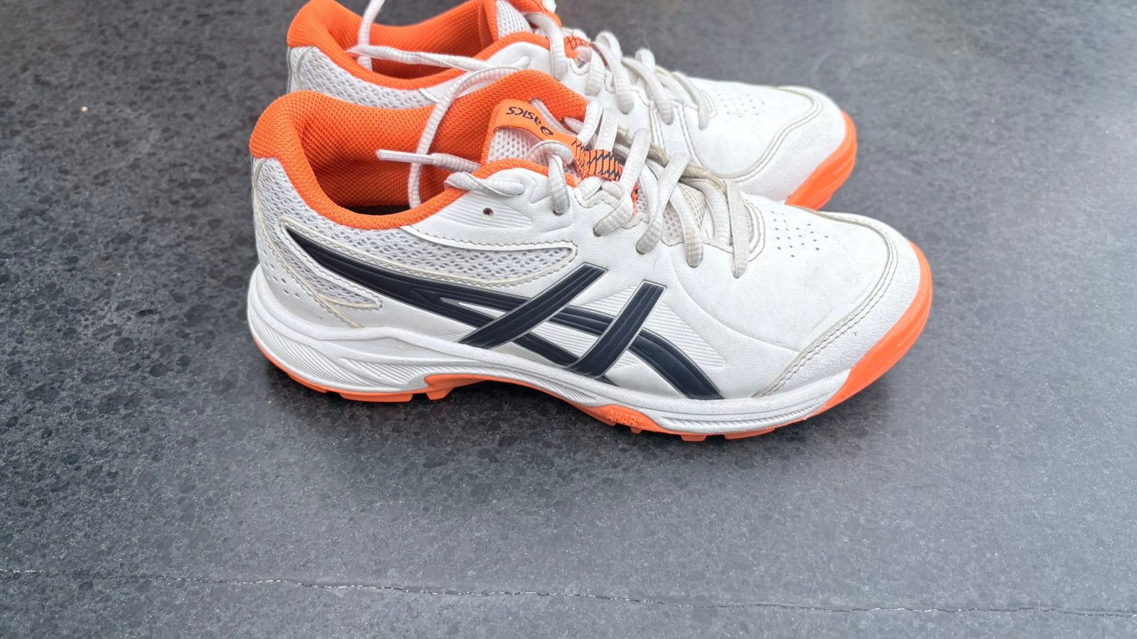 Asics hockeyschoenen 35,5, Ophalen of Verzenden, Gebruikt, Schoenen