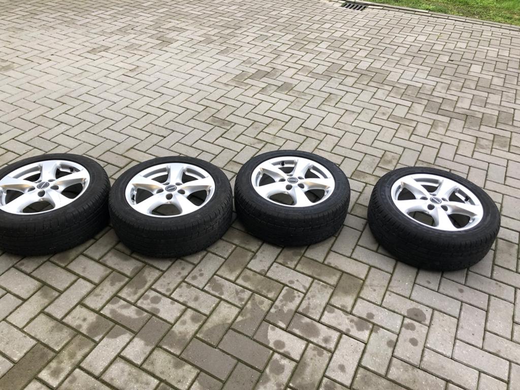 Winterbanden volvo V70 205/55R16, Auto-onderdelen, Banden en Velgen, Ophalen, 16 inch, Banden en Velgen, 205 mm