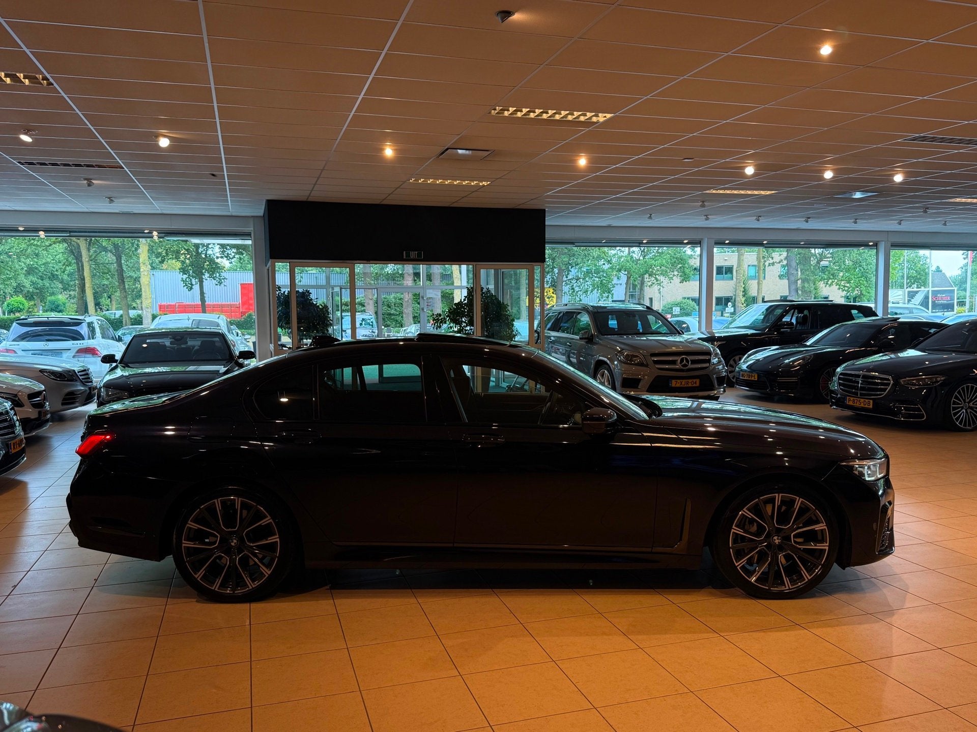 BMW 7-serie 745e M-Sport/Inclusief BTW/HUD/Schuifdak/360, Auto's, Automaat, Dealer onderhouden, Achterwielaandrijving, Gebruikt