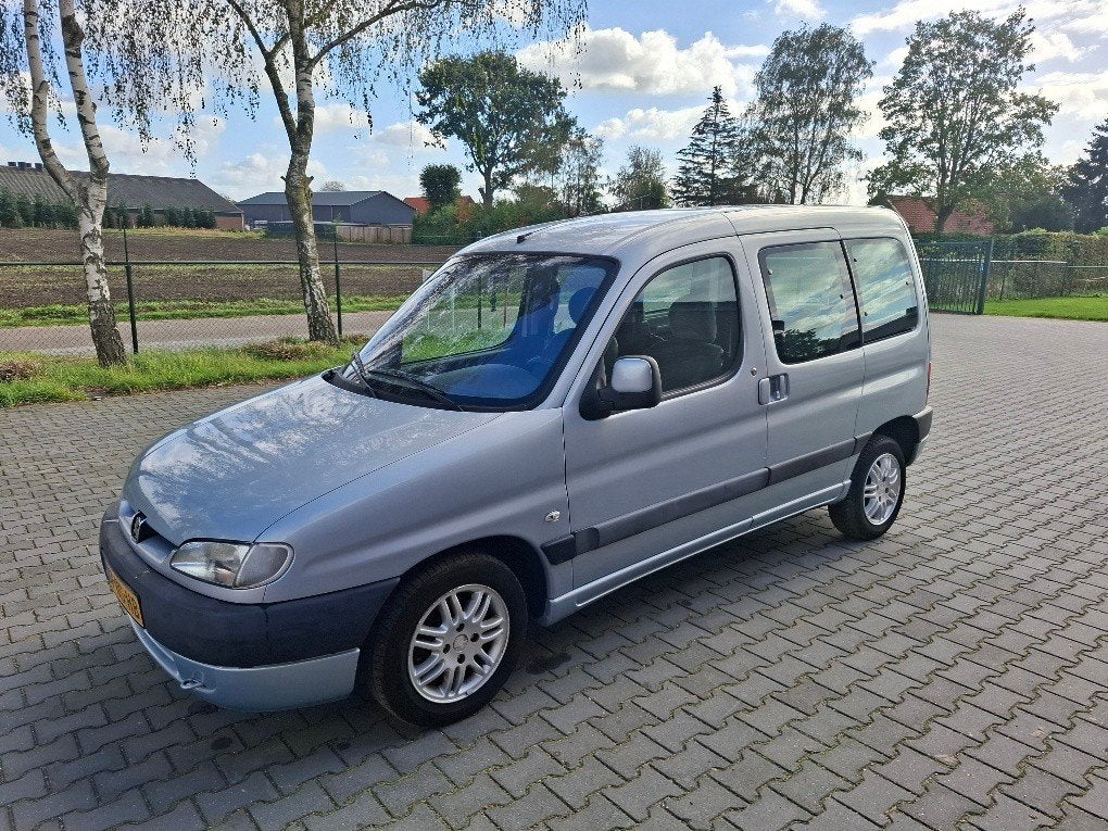 Peugeot Partner Rolstoelauto met lier en luchtvering 1.6 16V, Voorwielaandrijving, 1160 kg, 4 cilinders, Handgeschakeld