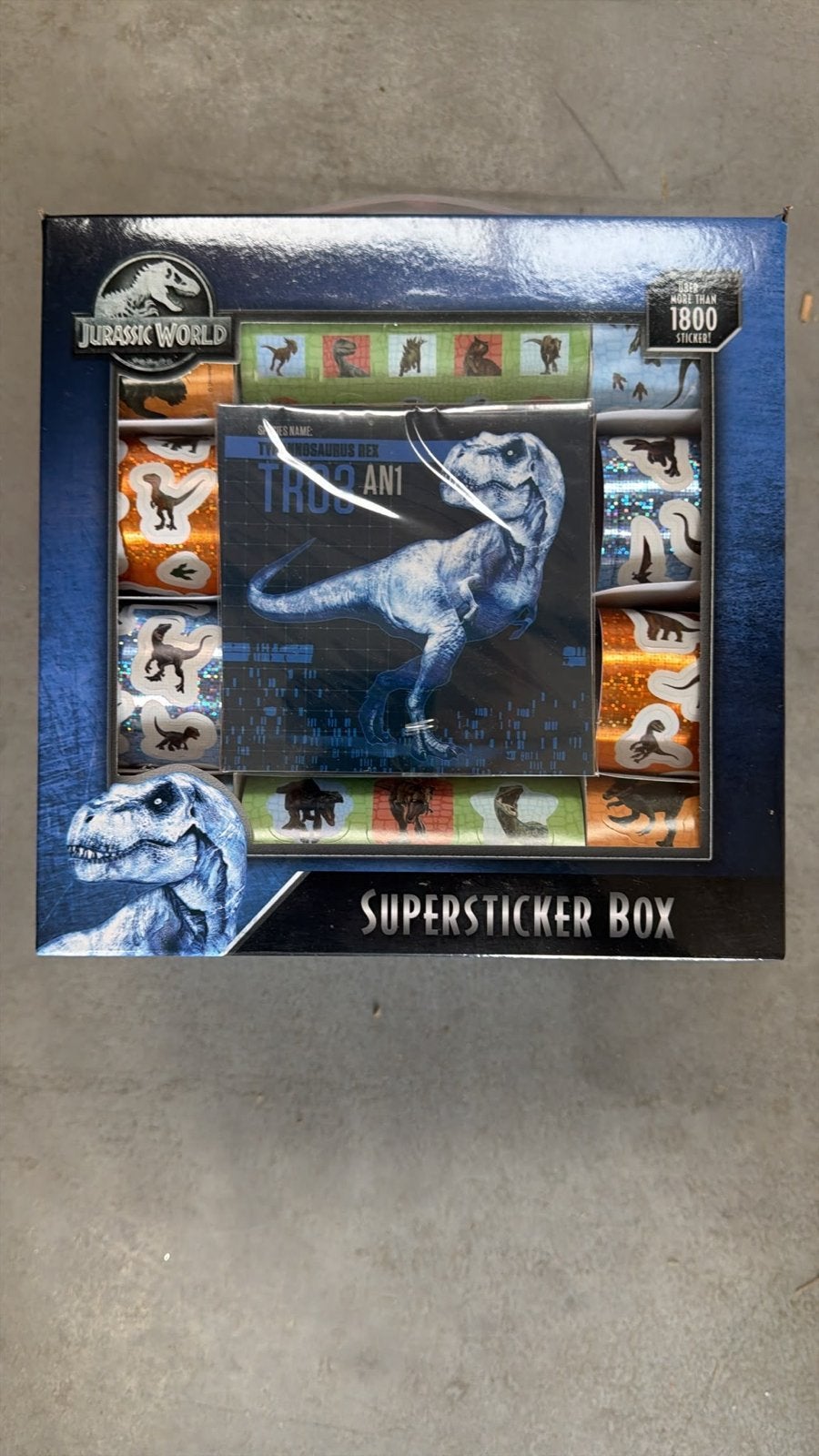 Jurassic World Supersticker Box - Meer dan 1800 stickers!, Ophalen of Verzenden, Nieuw, Dier en Natuur