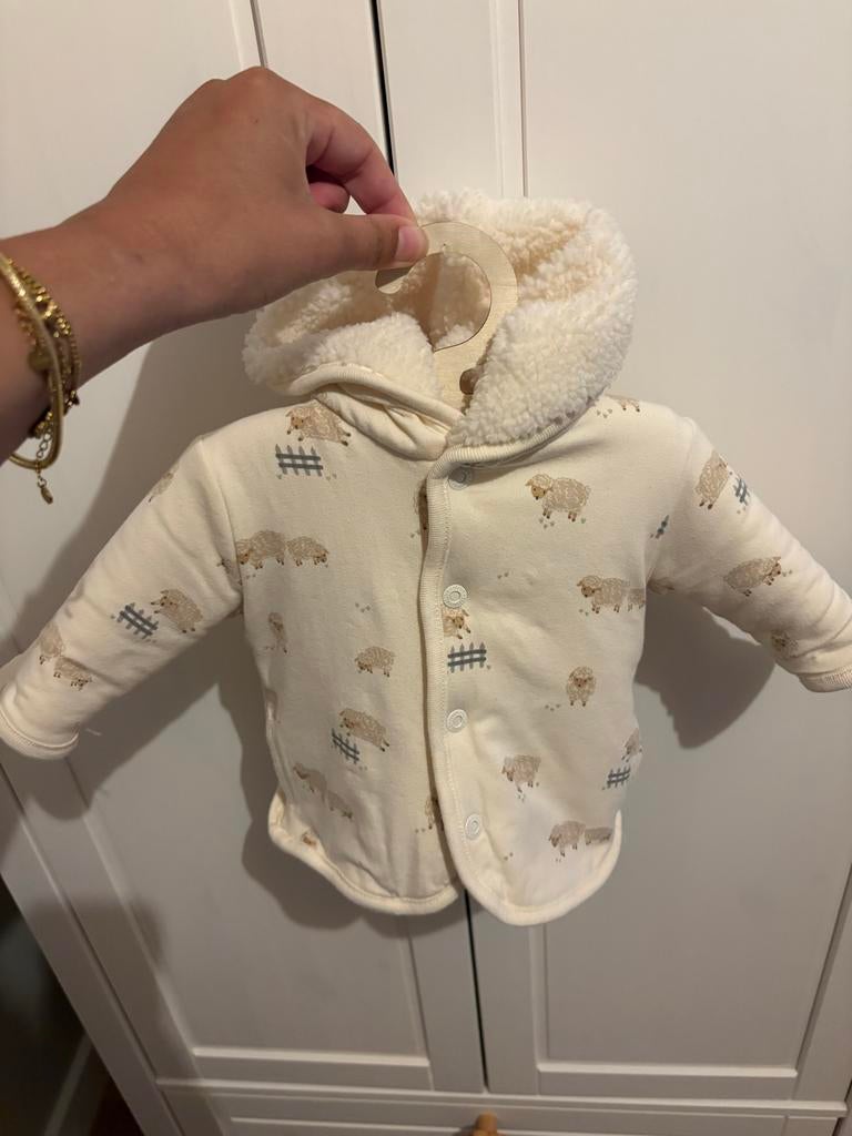 Newborn jasje Noppies met schaapjesprint, Ophalen of Verzenden, Zo goed als nieuw, Jongetje of Meisje