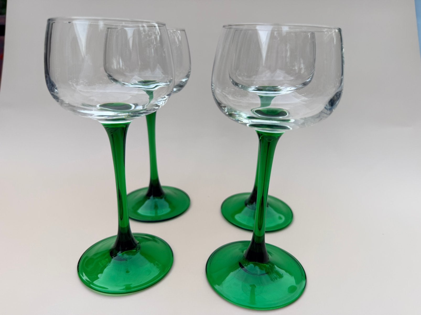 Set van 4 Vintage Luminarc Elzas Wijnglazen – Groene Voet, Ophalen of Verzenden, Zo goed als nieuw, Bierglas