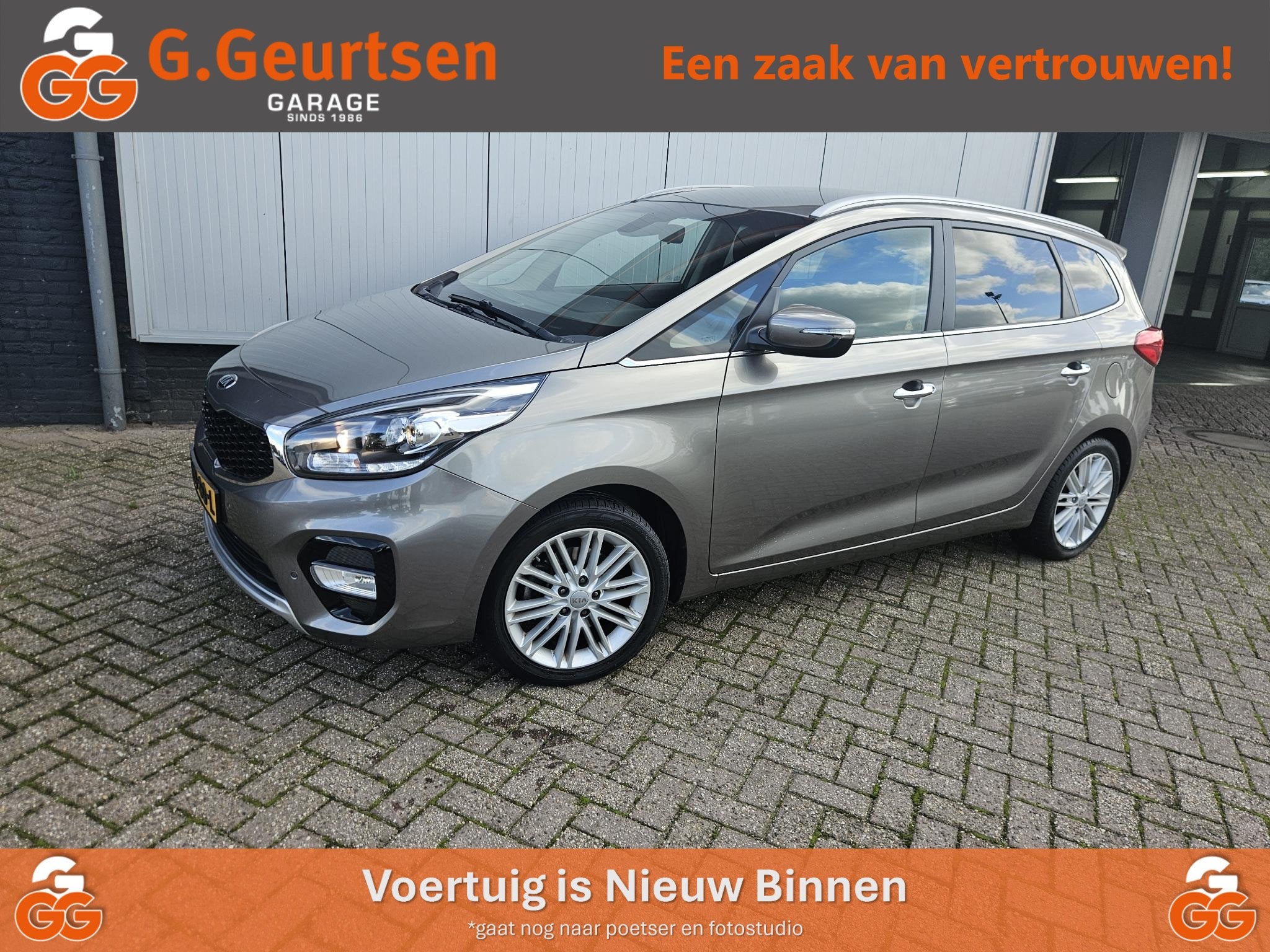 Kia Carens 1.6 GDi DynamicLine Trekhaak, Camera,, Voorwielaandrijving, 4 cilinders, 7 stoelen, Handgeschakeld