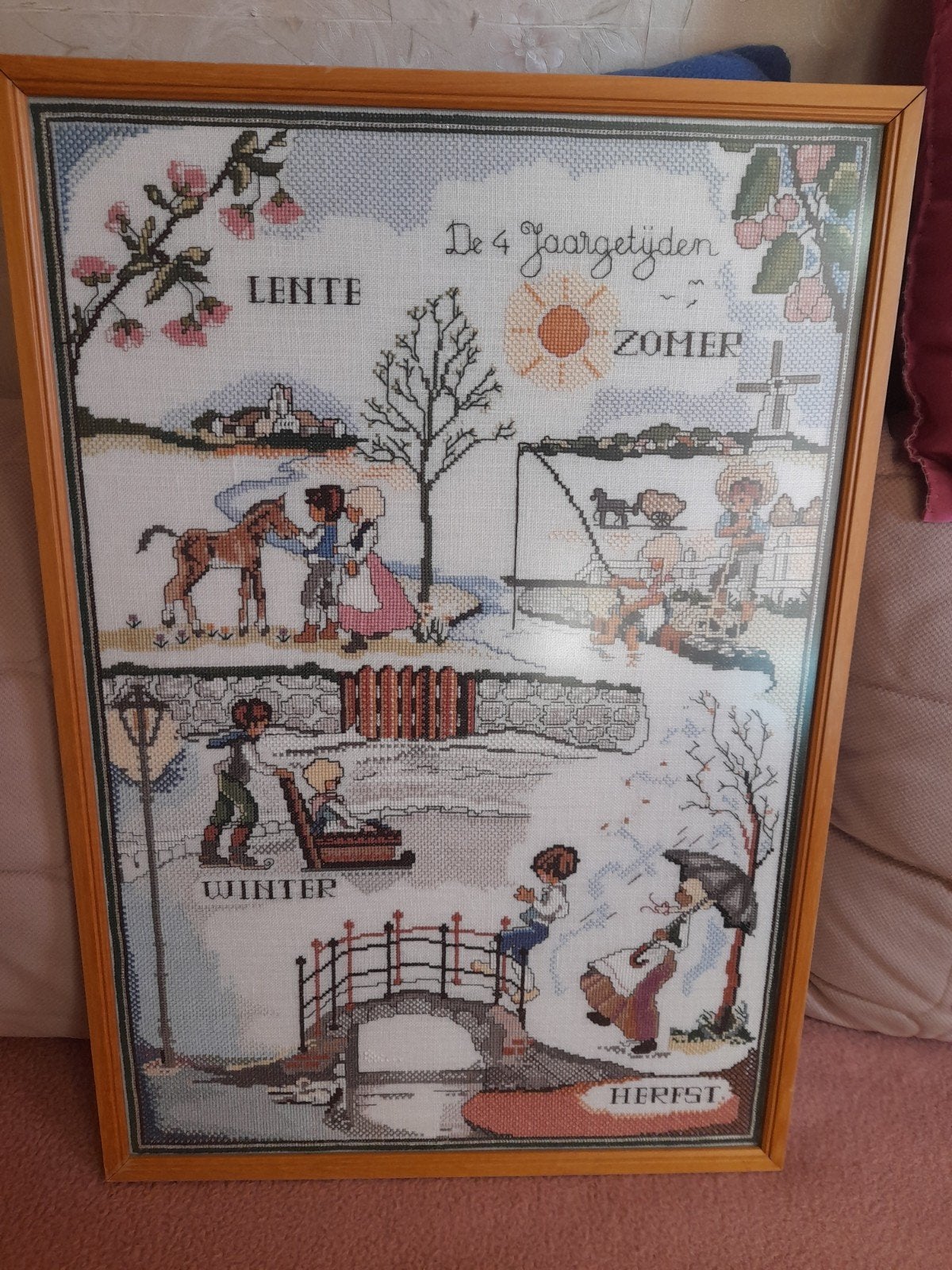 Borduurwerk De 4 Jaargetijden Ingelijst, Gebruikt, Overige typen, Ophalen of Verzenden, 75 – 100