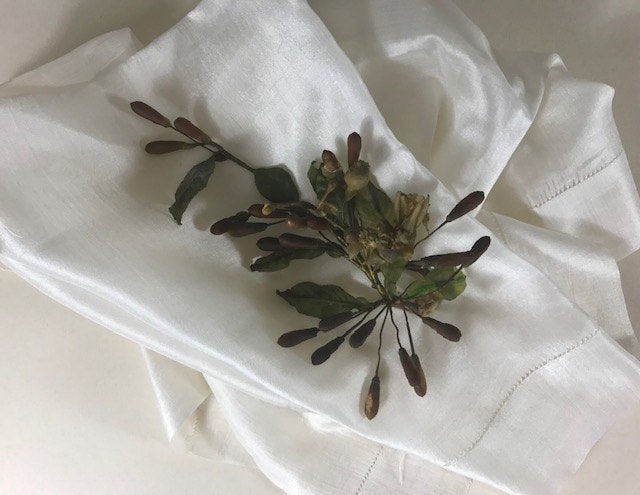 Antieke Franse corsage met wasbloemen Chapellerie Antique, Ophalen of Verzenden, Kinderen