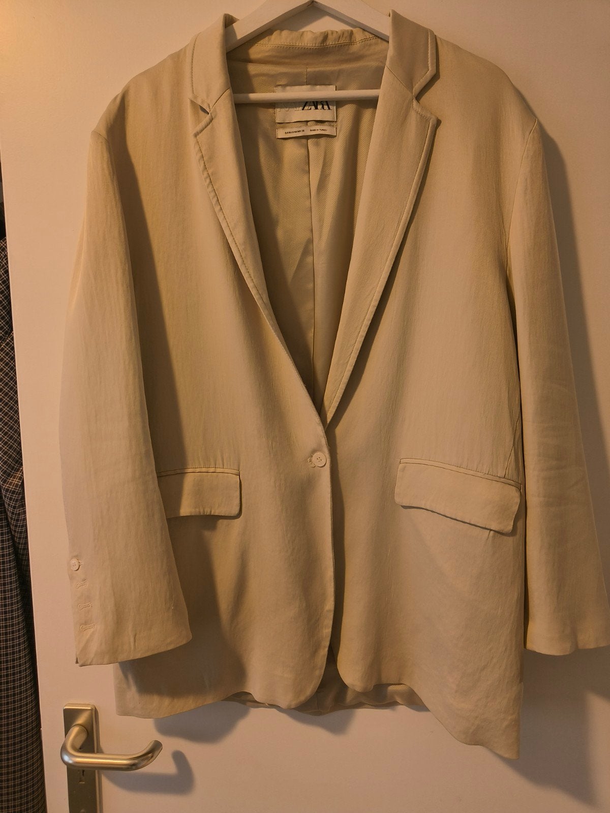 Kaia Zara oversized blazer M/L - Beige zijde look, Kleding | Dames, Zara, Ophalen of Verzenden